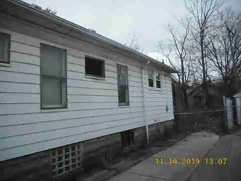 12090 Roselawn (16)_m.jpg